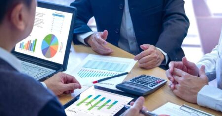 5 ejemplos exitosos de estudio de mercado para inspirarte Realiza un análisis competitivo
