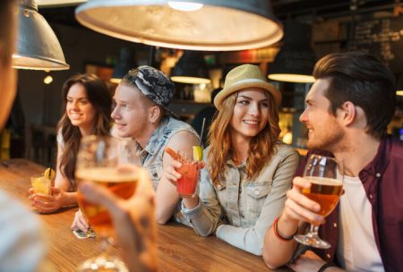 50 frases únicas para darle un toque especial a tu bar Frases para animar a tu equipo: