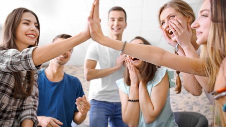 10 técnicas efectivas para formar equipos creativos 5. Implementar dinámicas de grupo