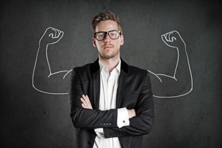 Potencia tus puntos fuertes: claves para destacar en una entrevista Potencia tus puntos fuertes: claves para destacar en una entrevista