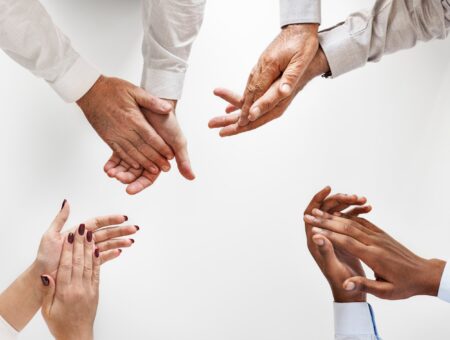 Descubre las claves para una comunicación efectiva: 5 características esenciales Descubre las claves para una comunicación efectiva: 5 características esenciales