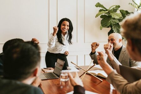 Las 10 características clave de un líder positivo Las 10 características clave de un líder positivo