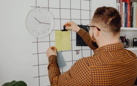 Descubre los elementos esenciales de un planificador de uso del tiempo Claves para una gestión eficaz de recursos