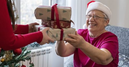 10 Ideas de Regalos para Personas Mayores que les Encantarán 10 Ideas de Regalos para Personas Mayores que les Encantarán