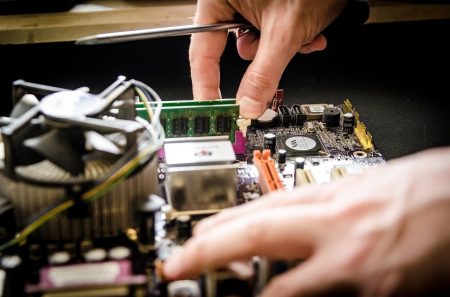 - Servicios de Mantenimiento de Computadoras: Todo lo que necesitas saber- Mantenimiento de Computadoras: Soluciones especializadas para tu equipo- Mantenimiento de Computadoras: Servicios profesionales para empresas y particulares- S.O.S Ordenador: Reparación y mantenimiento de computadoras y portátiles- Mantenimiento de Computadoras: Mantén tus equipos en óptimas condiciones 5. Optimiza el arranque y desfragmenta el disco duro